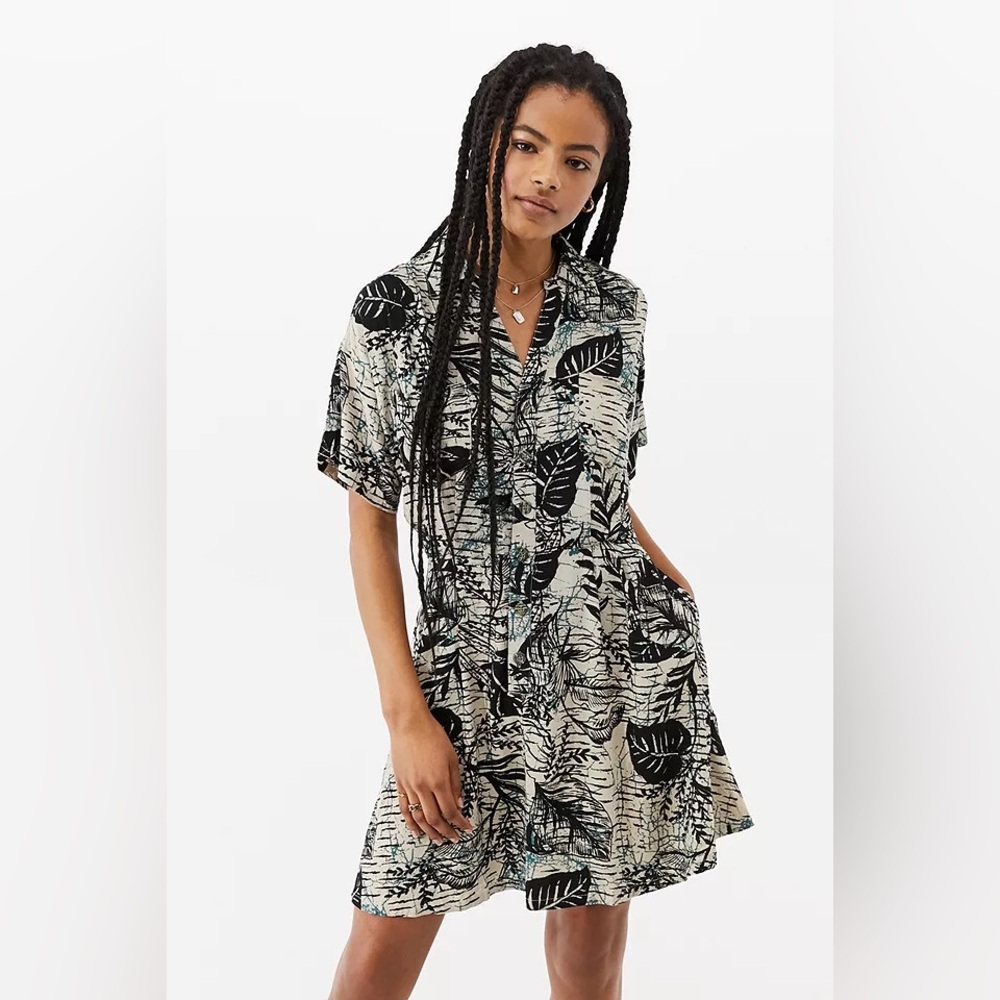 Urban Outfitters Grayson Mini Shirt‎ Dress – Abstract Tropical Leaf Print XS